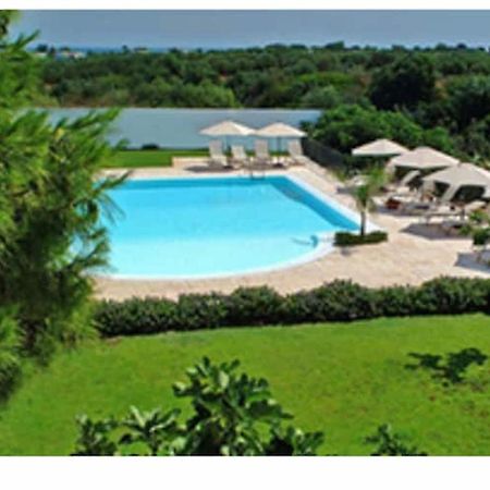 Room In Bb - Stunning Quadruple Room In Ancient Masseria Near The Sea In A Quiet Olive Trees Ostuni Exteriör bild